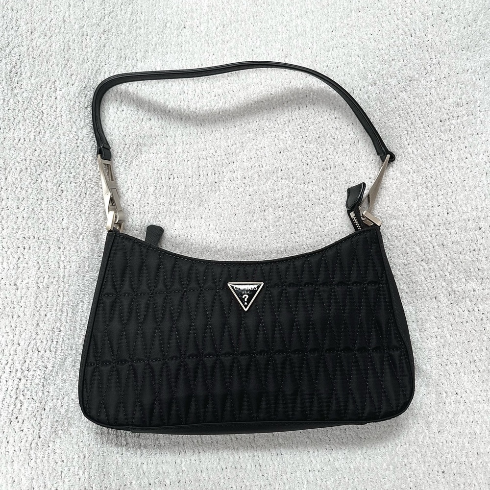 Layla Guess Black Quilted Shoulder Bag